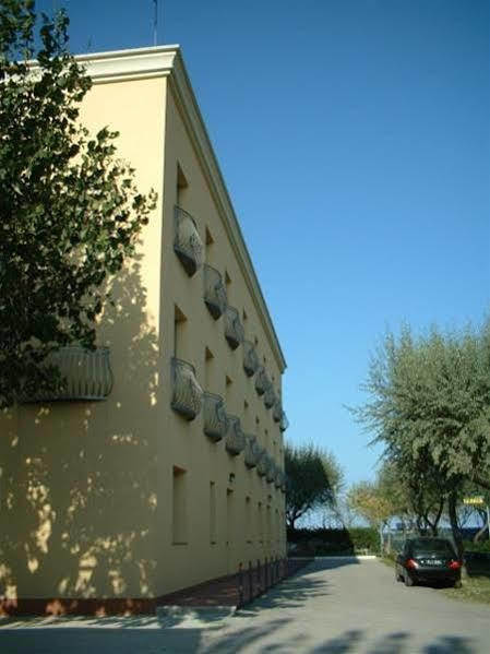 Happy Camping Village Bellaria-Igea Marina Exterior photo